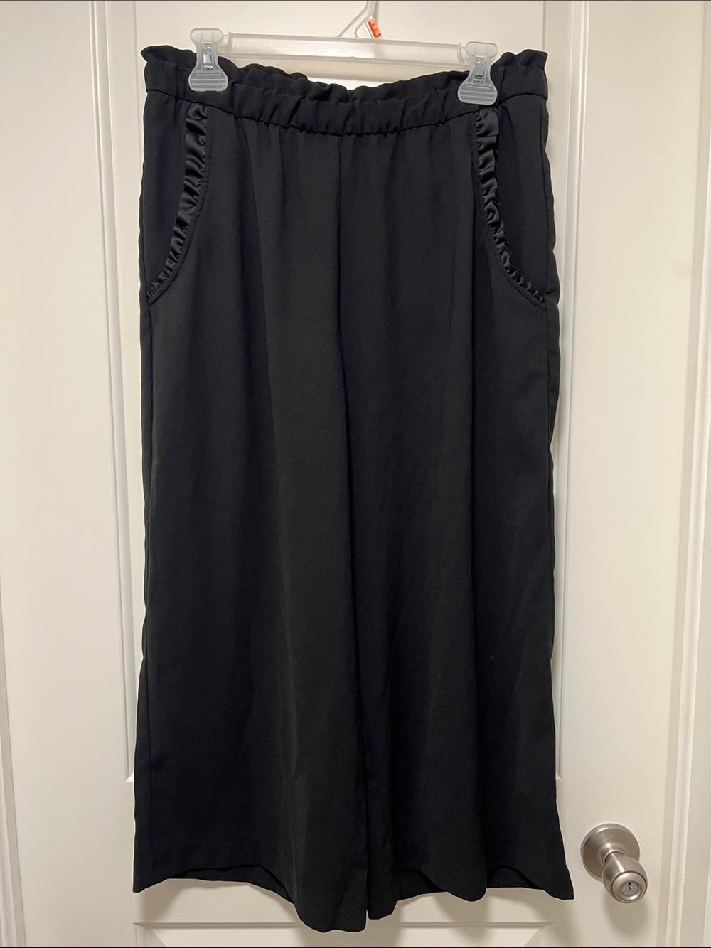 H&M Black Wide-Leg Pants with Ruffle-Trim Pockets